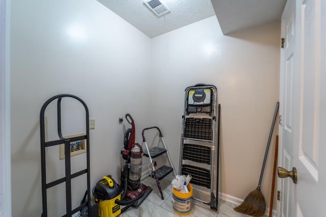 206 Rookwood Court, Richmond, KY 40475