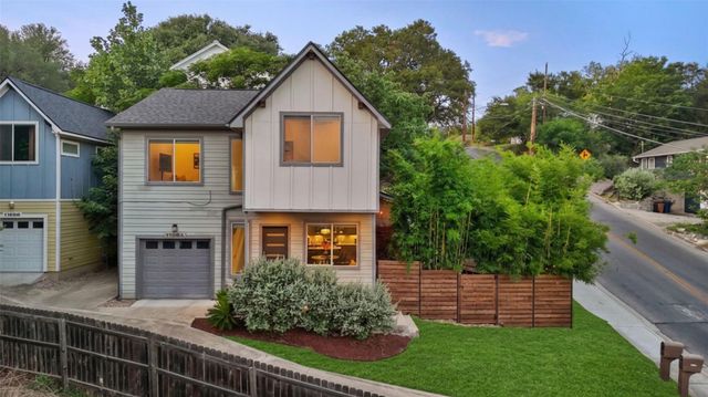 1158 Ridgeway DR A, Austin, TX 78702