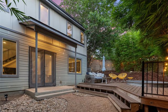 1158 Ridgeway DR A, Austin, TX 78702
