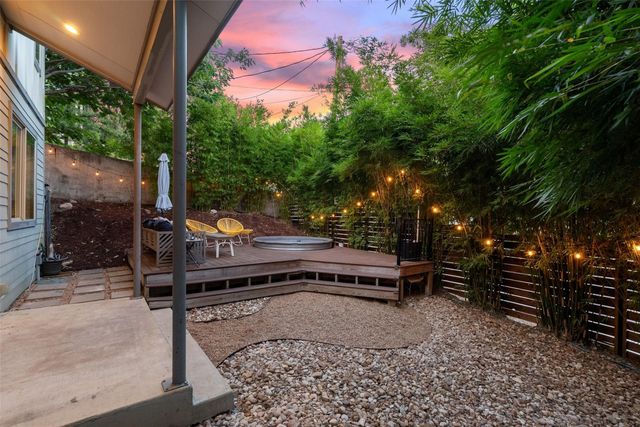 1158 Ridgeway DR A, Austin, TX 78702