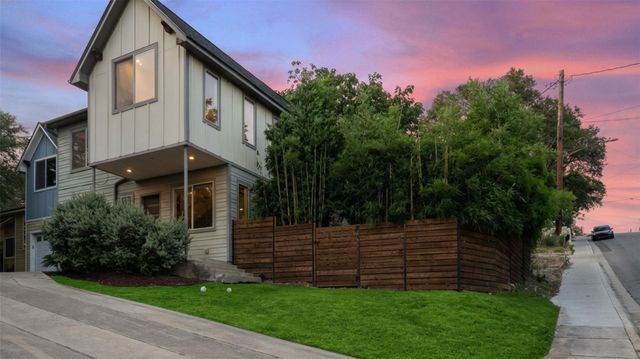 1158 Ridgeway DR A, Austin, TX 78702