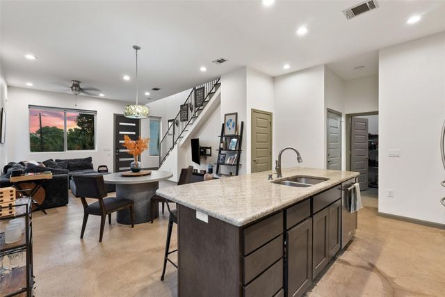 1158 Ridgeway DR A, Austin, TX 78702