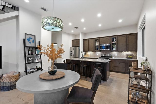 1158 Ridgeway DR A, Austin, TX 78702