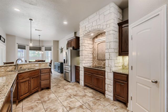 138 Elm Wood DR, Elgin, TX 78621