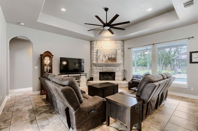 138 Elm Wood DR, Elgin, TX 78621
