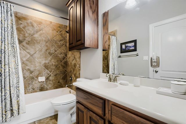 138 Elm Wood DR, Elgin, TX 78621