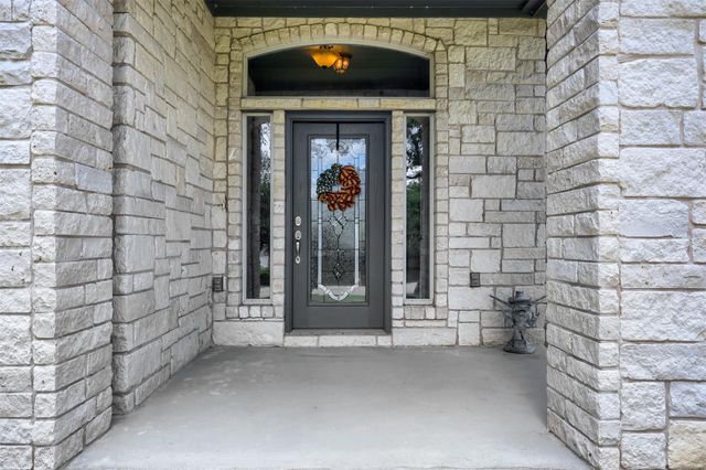 138 Elm Wood DR, Elgin, TX 78621