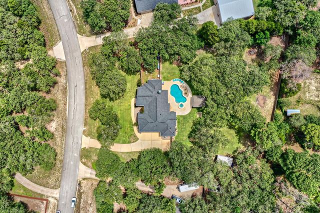 138 Elm Wood DR, Elgin, TX 78621