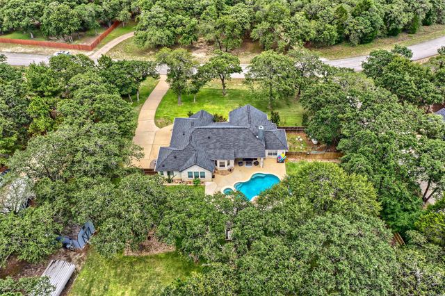 138 Elm Wood DR, Elgin, TX 78621
