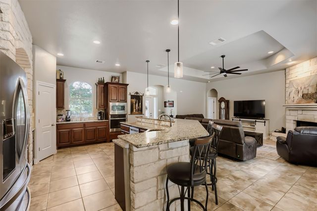 138 Elm Wood DR, Elgin, TX 78621