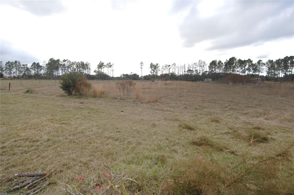 Image 21 of property listing at 14780 SUGAR BOWL ROAD, Myakka City, FL 34251