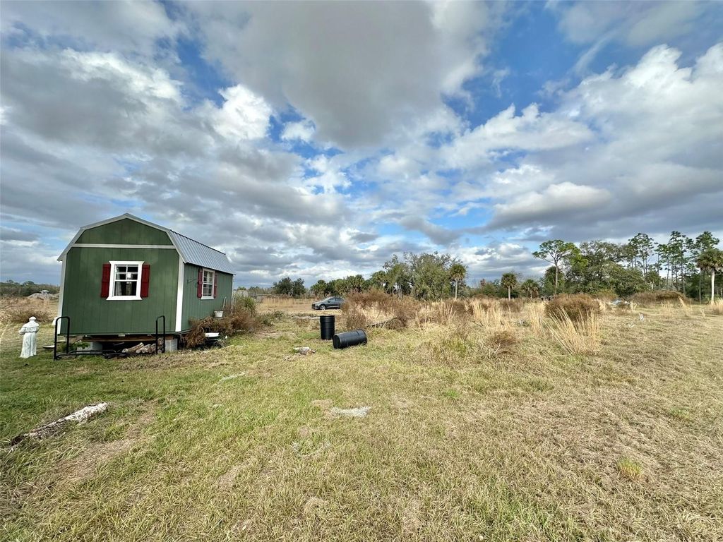 Image 7 of property listing at 14780 SUGAR BOWL ROAD, Myakka City, FL 34251