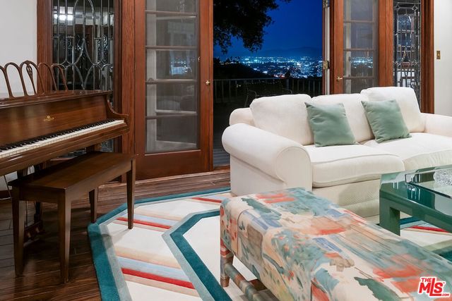 15337 Stonewood Terrace, Sherman Oaks, CA 91403