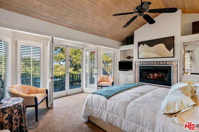15337 Stonewood Terrace, Sherman Oaks, CA 91403