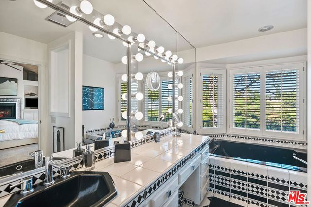 15337 Stonewood Terrace, Sherman Oaks, CA 91403