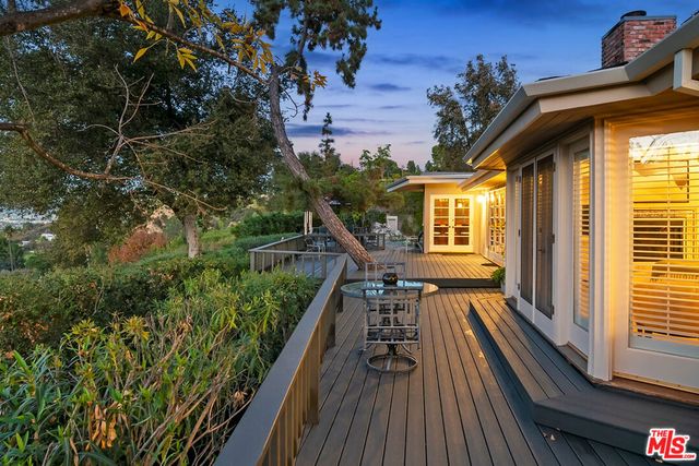 15337 Stonewood Terrace, Sherman Oaks, CA 91403