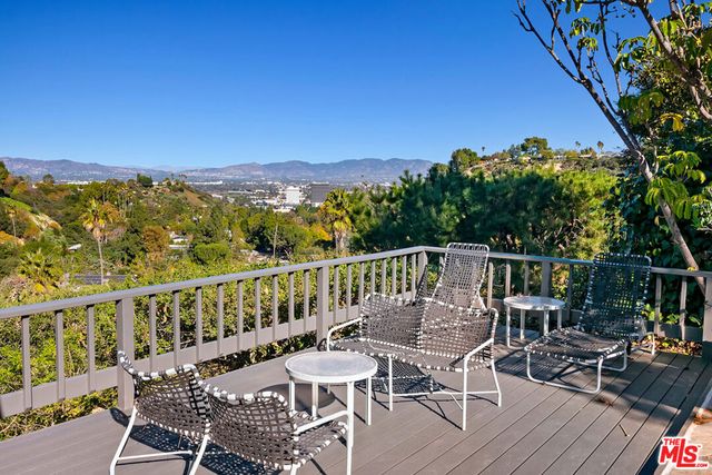15337 Stonewood Terrace, Sherman Oaks, CA 91403
