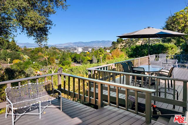 15337 Stonewood Terrace, Sherman Oaks, CA 91403