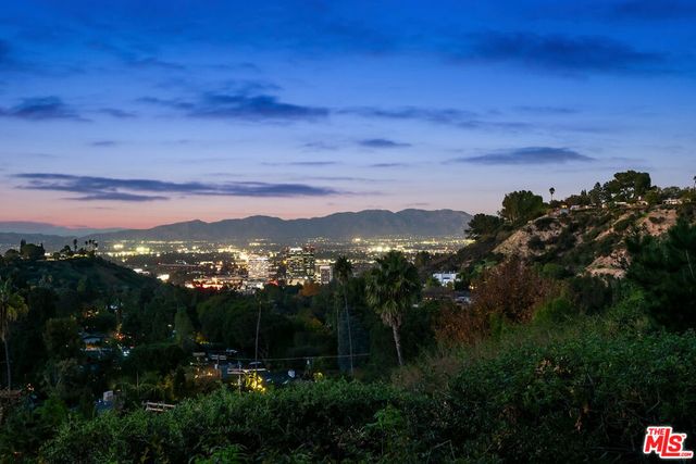 15337 Stonewood Terrace, Sherman Oaks, CA 91403