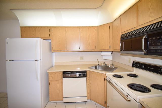 815 Sky Pine Way C2, Greenacres, FL 33415