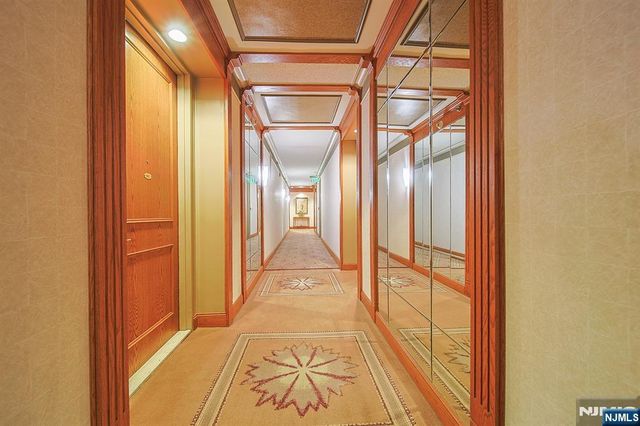 100 Carlyle Drive 16ES, Cliffside Park, NJ 07010