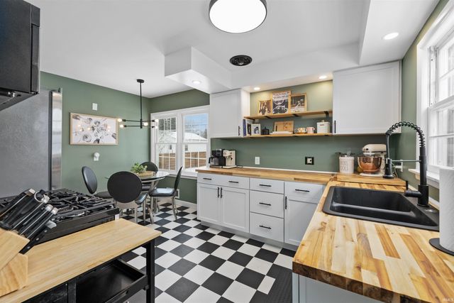 2102 Glenwood Avenue, Fort Wayne, IN 46805