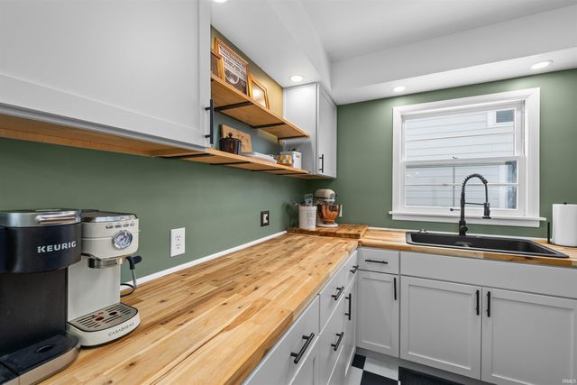 2102 Glenwood Avenue, Fort Wayne, IN 46805