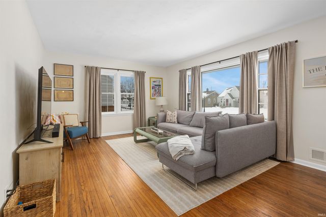 2102 Glenwood Avenue, Fort Wayne, IN 46805