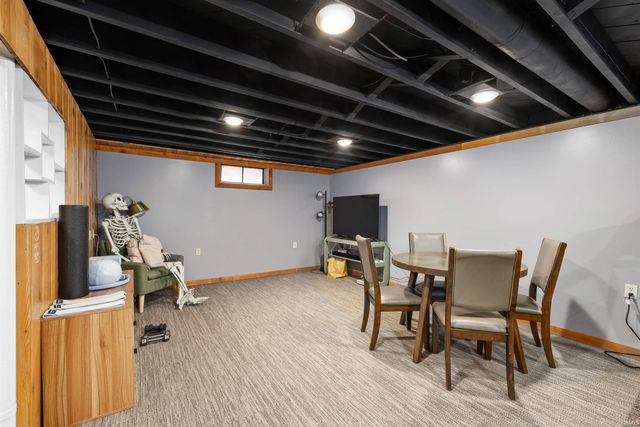 2102 Glenwood Avenue, Fort Wayne, IN 46805