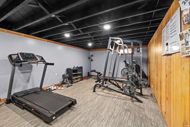 2102 Glenwood Avenue, Fort Wayne, IN 46805