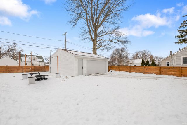 2102 Glenwood Avenue, Fort Wayne, IN 46805