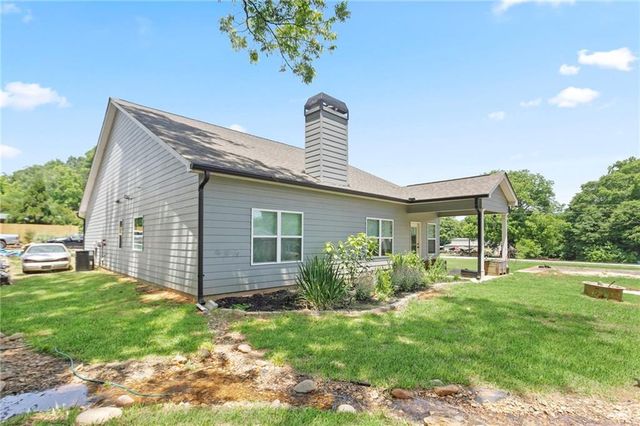 47 Hoke Street, Maysville, GA 30558