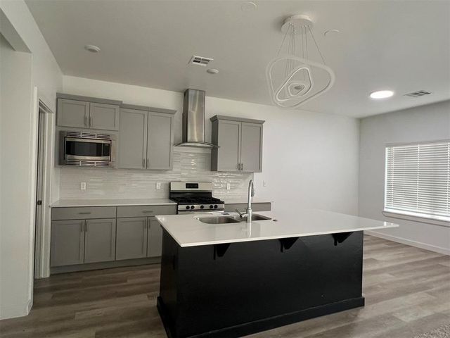 1801 Sara Vista Drive, Yukon, OK 73099