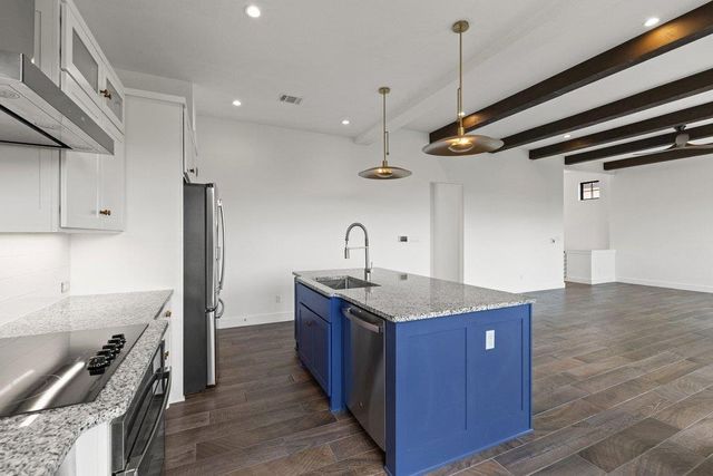 211 Honey Creek CT 6, Austin, TX 78738