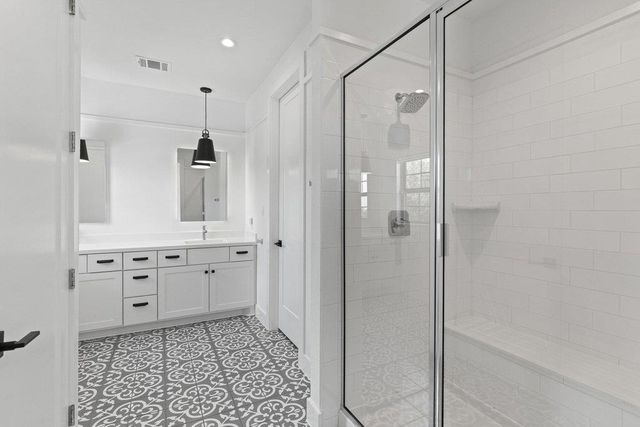 211 Honey Creek CT 6, Austin, TX 78738
