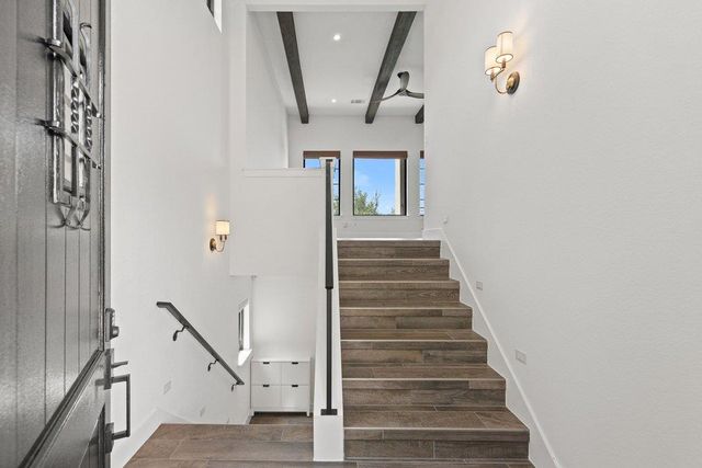 211 Honey Creek CT 6, Austin, TX 78738