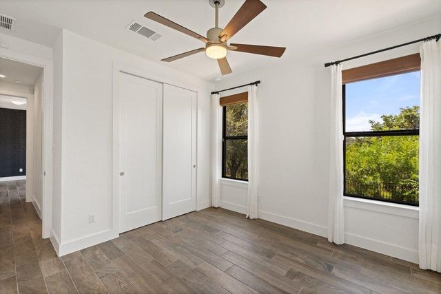 211 Honey Creek CT 6, Austin, TX 78738