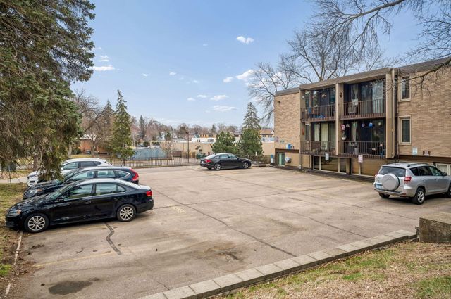 1405 E 40th Street 3F, Minneapolis, MN 55407