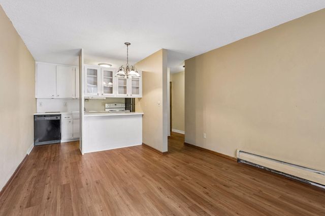 1405 E 40th Street 3F, Minneapolis, MN 55407