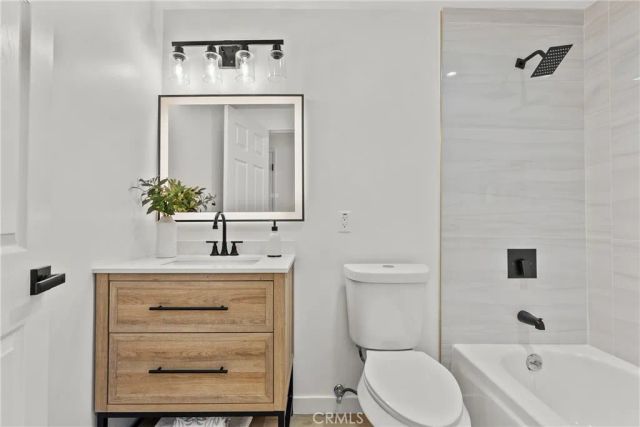 28116 Oaklar, Saugus, CA 91350