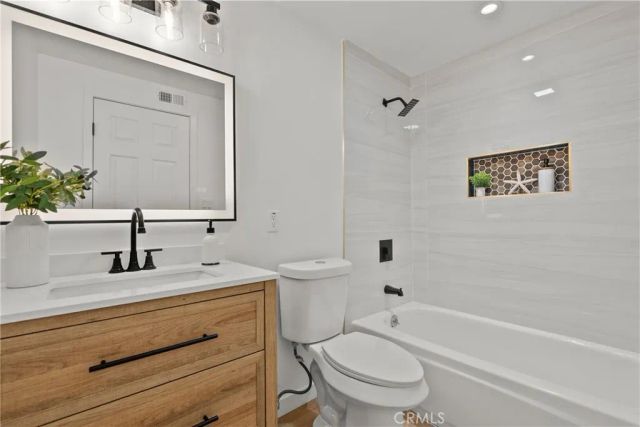 28116 Oaklar, Saugus, CA 91350