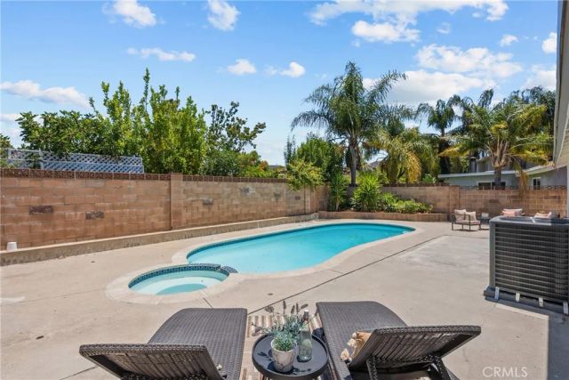 28116 Oaklar, Saugus, CA 91350