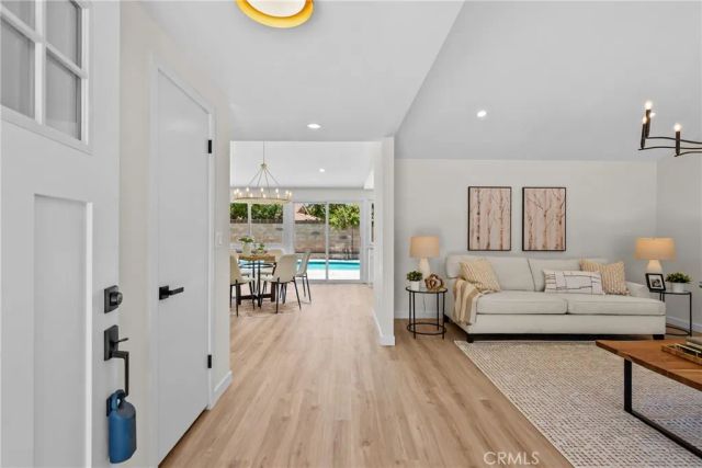 28116 Oaklar, Saugus, CA 91350