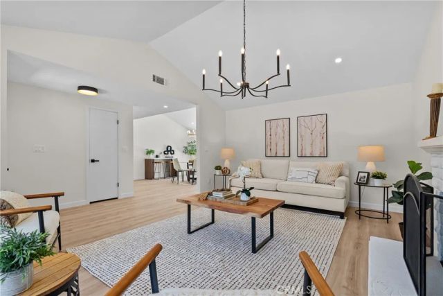 28116 Oaklar, Saugus, CA 91350
