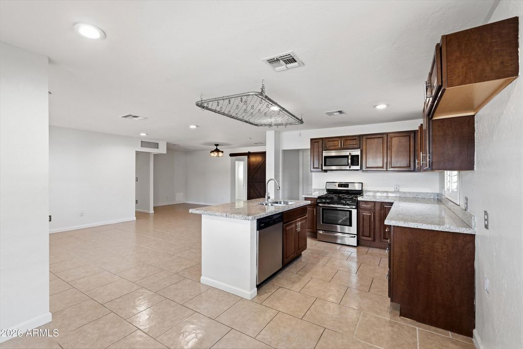 6246 N 23RD Avenue, Phoenix, AZ 85015 — photo 2