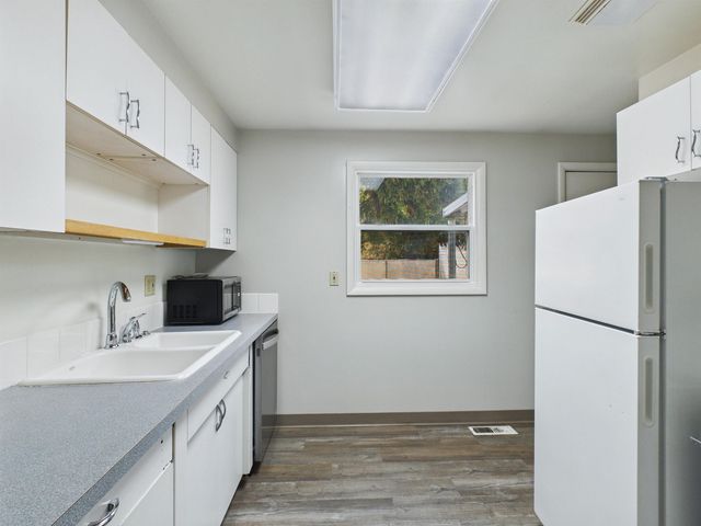 5907 N Braeburn Dr, Spokane, WA 99207
