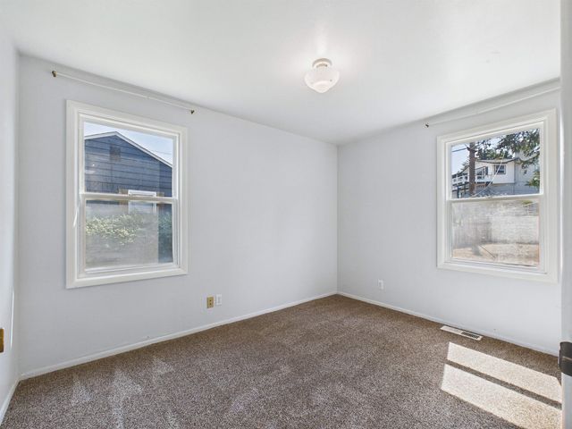 5907 N Braeburn Dr, Spokane, WA 99207