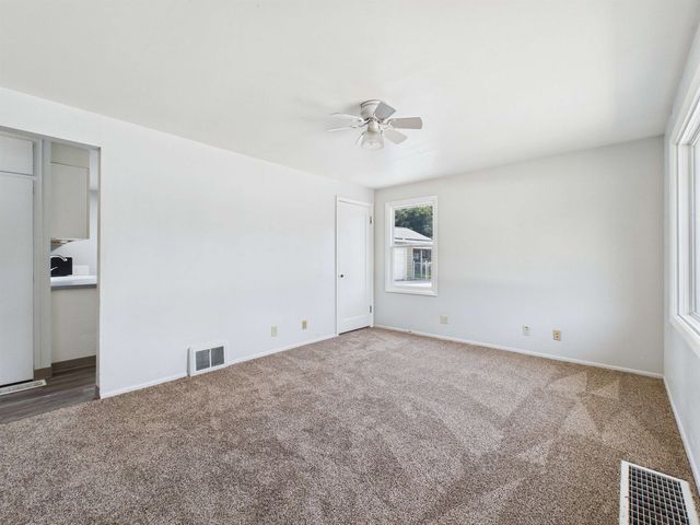 5907 N Braeburn Dr, Spokane, WA 99207