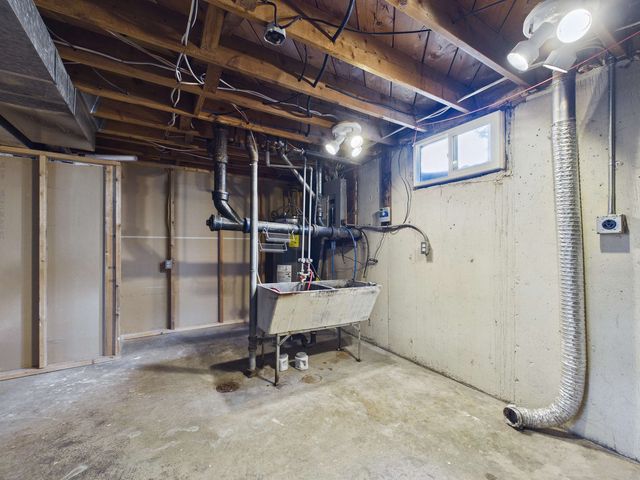 5907 N Braeburn Dr, Spokane, WA 99207