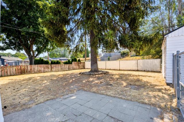 5907 N Braeburn Dr, Spokane, WA 99207